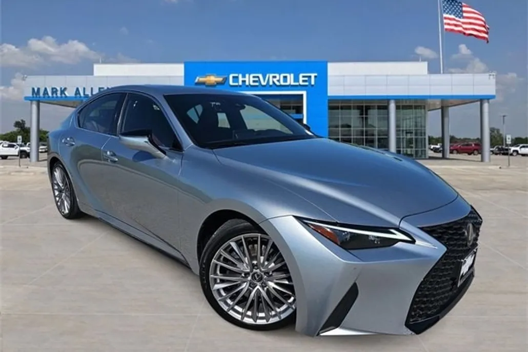 2023 Lexus IS 300 photo 1