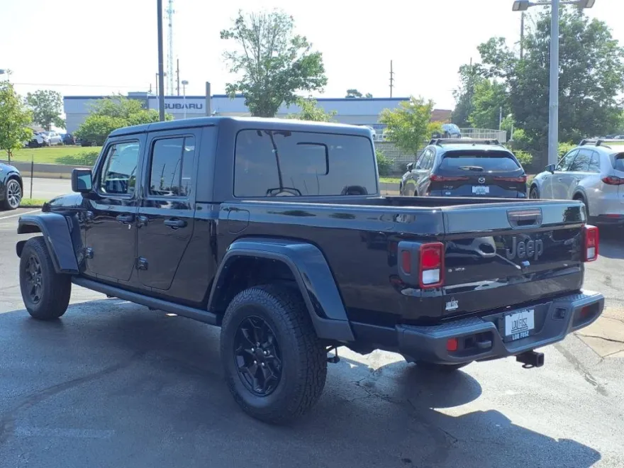 2021 Jeep Gladiator Willys photo 1