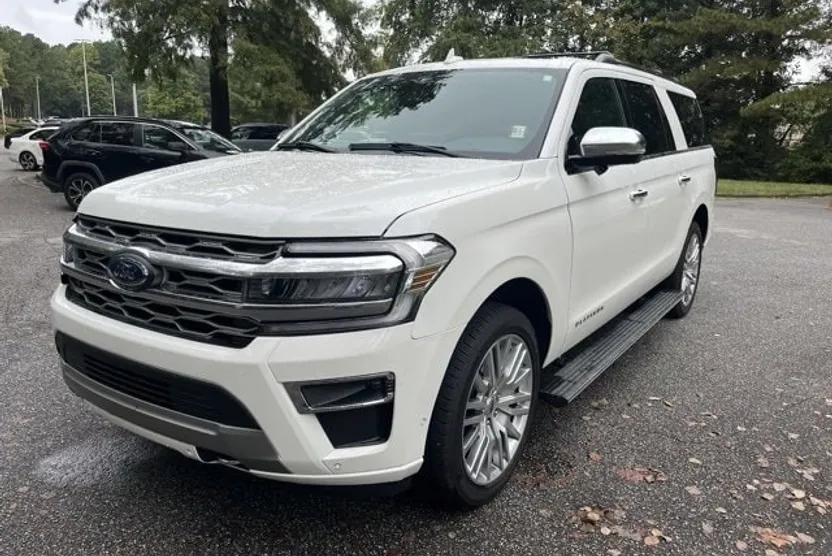2024 Ford Expedition MAX Platinum photo 1