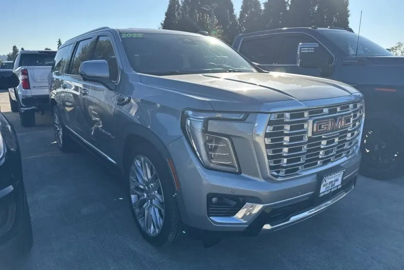2025 Gmc Yukon XL Denali photo 1