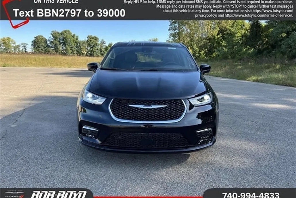 2026 Chrysler Pacifica photo 1