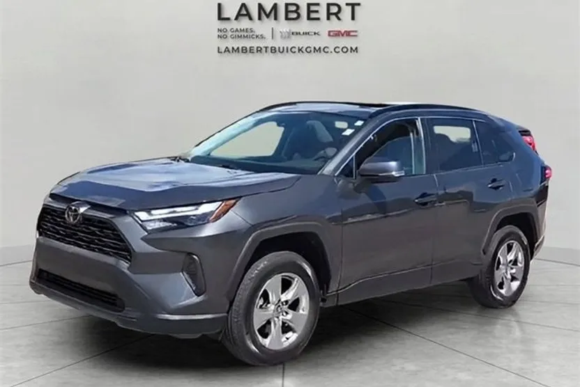 2023 Toyota RAV4 XLE photo 1
