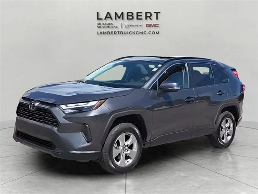 2023 Toyota RAV4 XLE photo 1