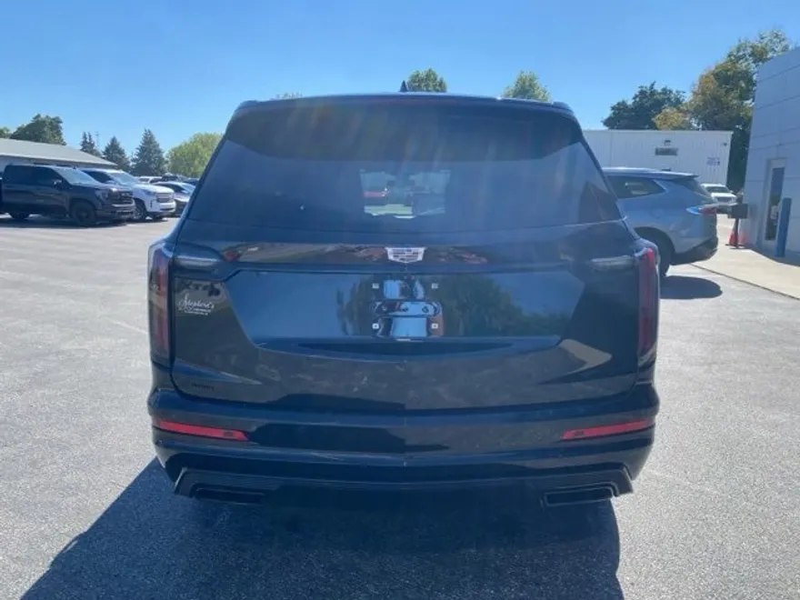2024 Cadillac XT6 Sport photo 1
