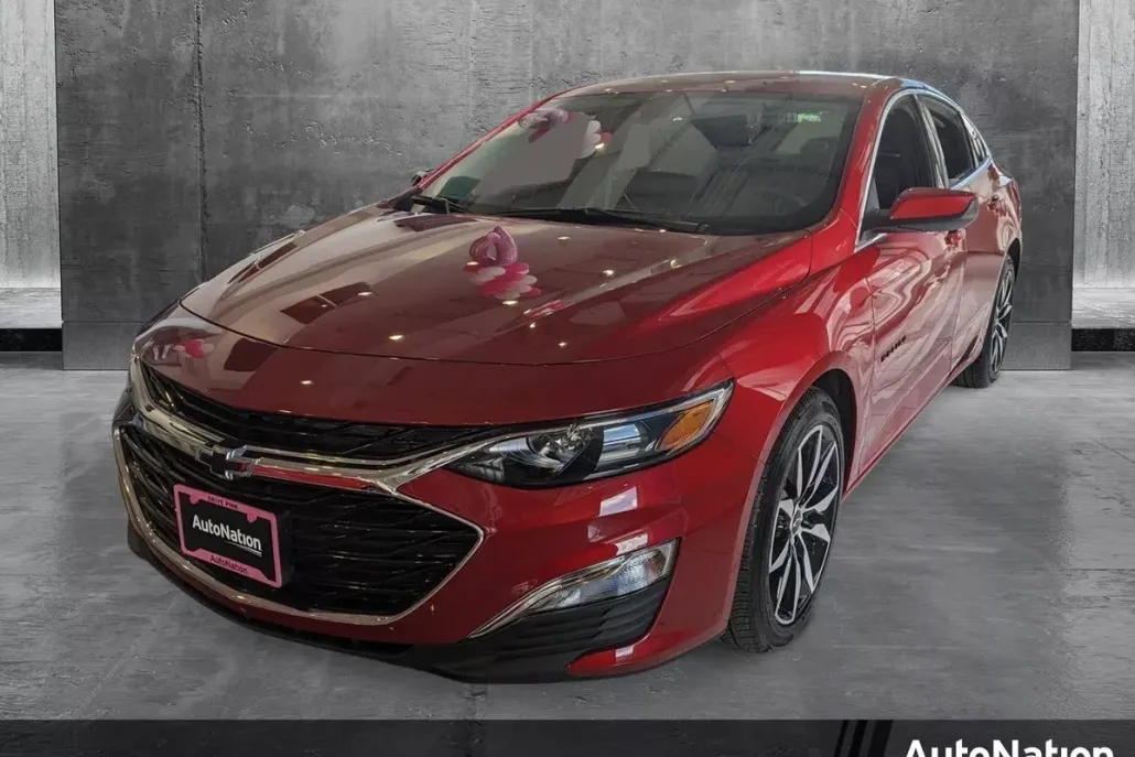 2025 Chevrolet Malibu RS photo 1