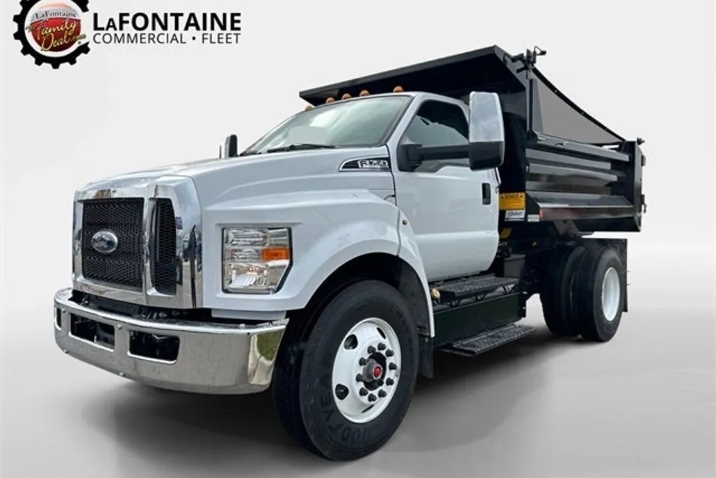 2025 Ford F-750 photo 1