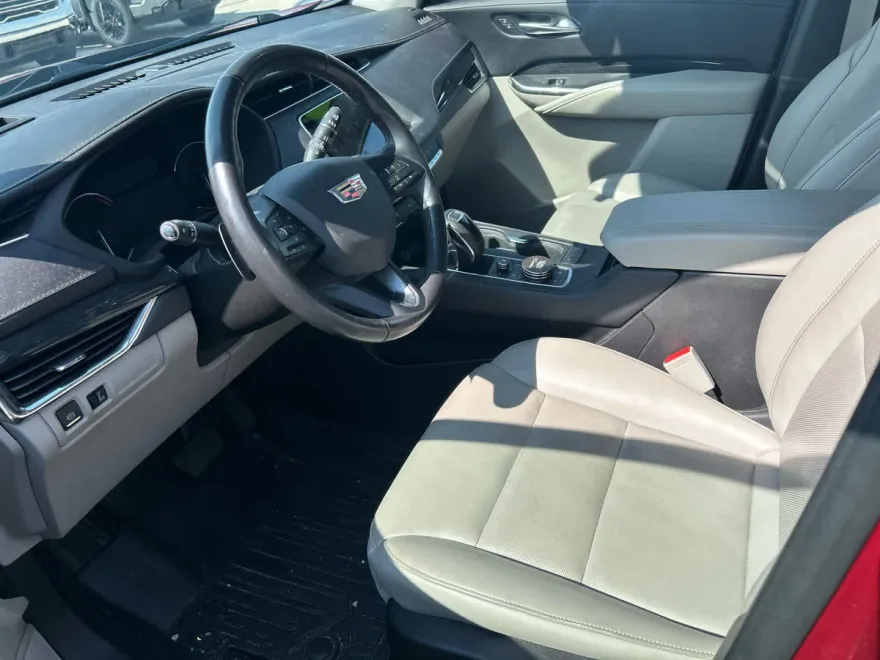 2019 Cadillac XT4 Premium Luxury photo 1