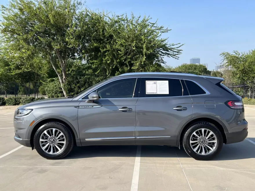 2022 Lincoln Nautilus Standard photo 1