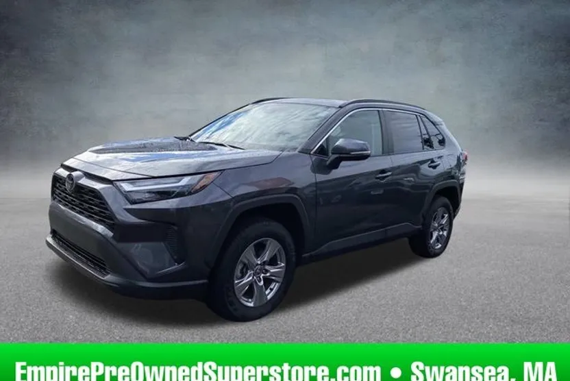 2023 Toyota RAV4 XLE photo 1