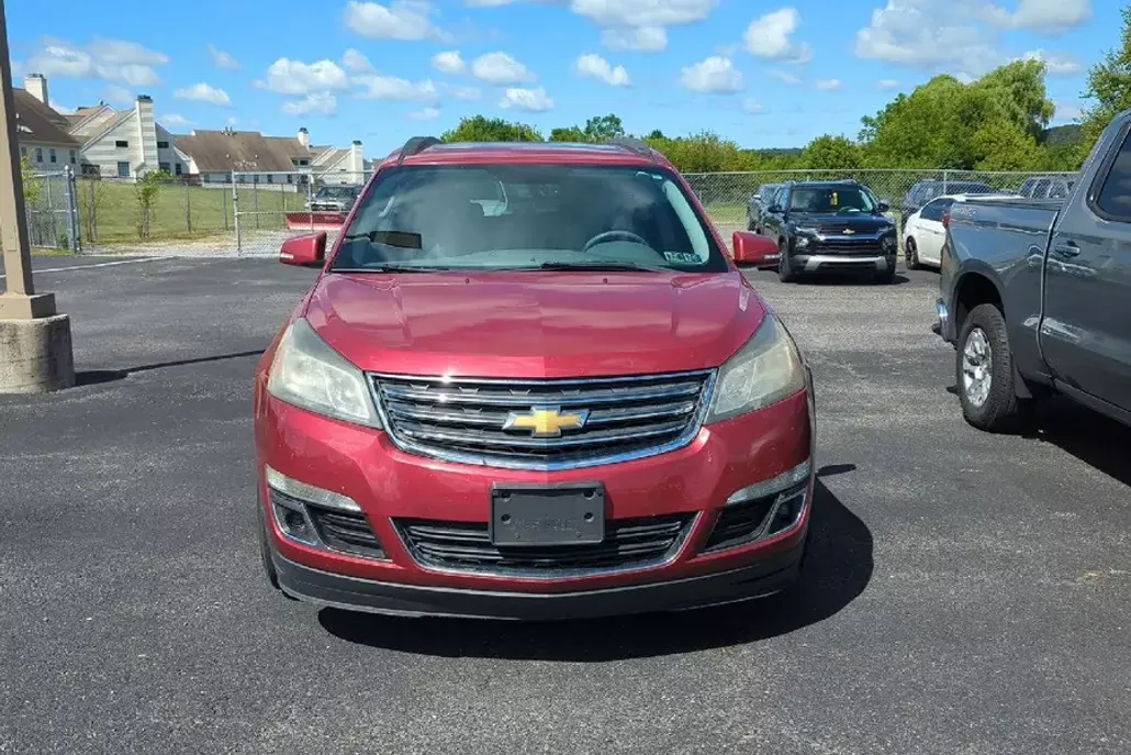 2013 Chevrolet Traverse 2LT photo 1