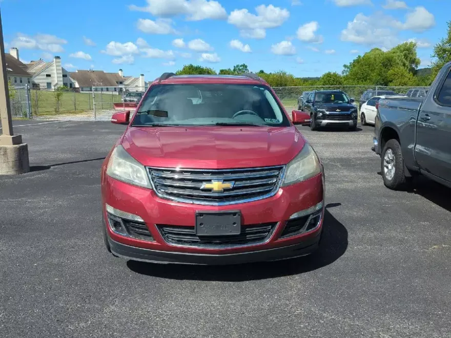 2013 Chevrolet Traverse 2LT photo 1