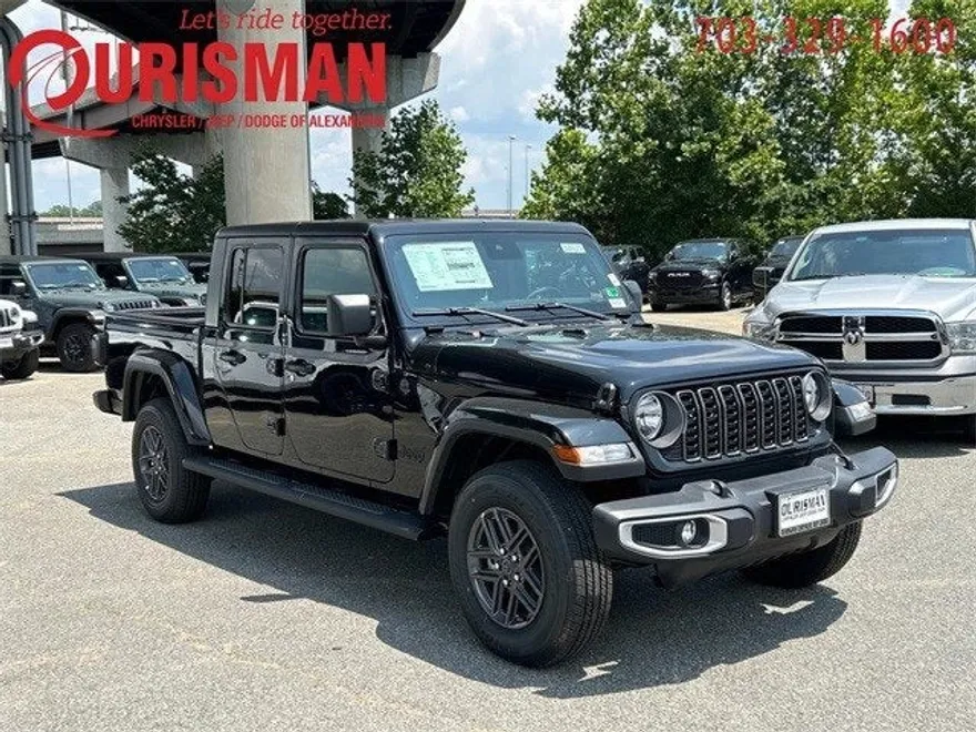 2025 Jeep Gladiator Sport S photo 1