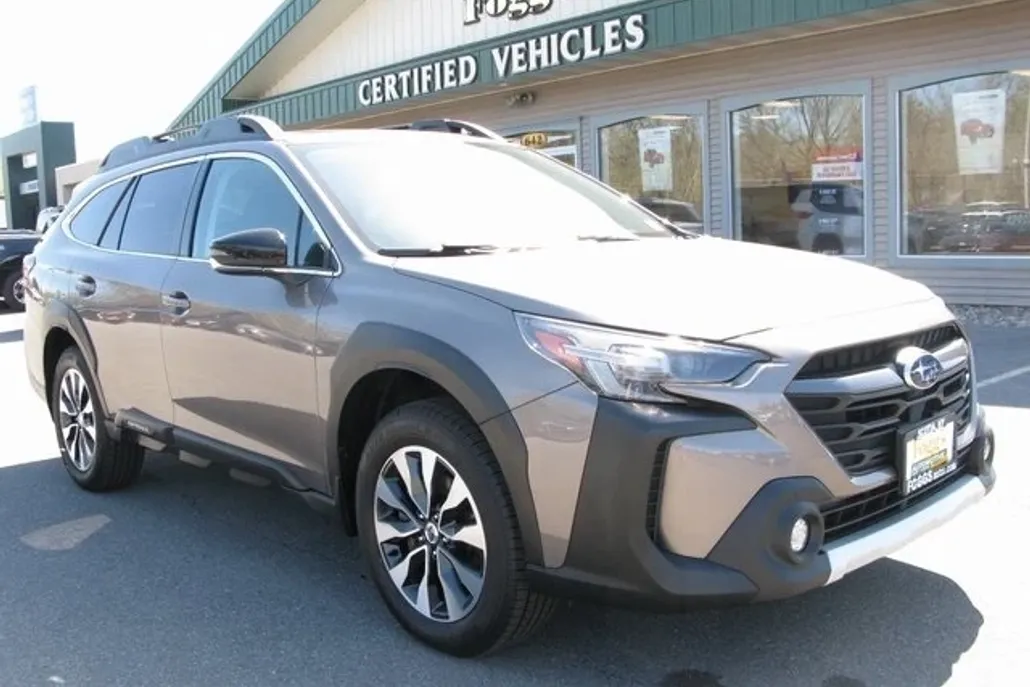 2023 Subaru Outback Limited photo 1