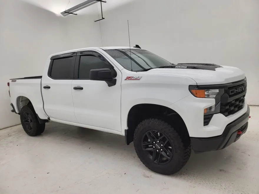 2025 Chevrolet Silverado 1500 Custom Trail Boss photo 1