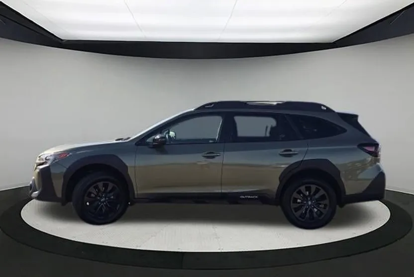 2023 Subaru Outback Onyx Edition photo 1