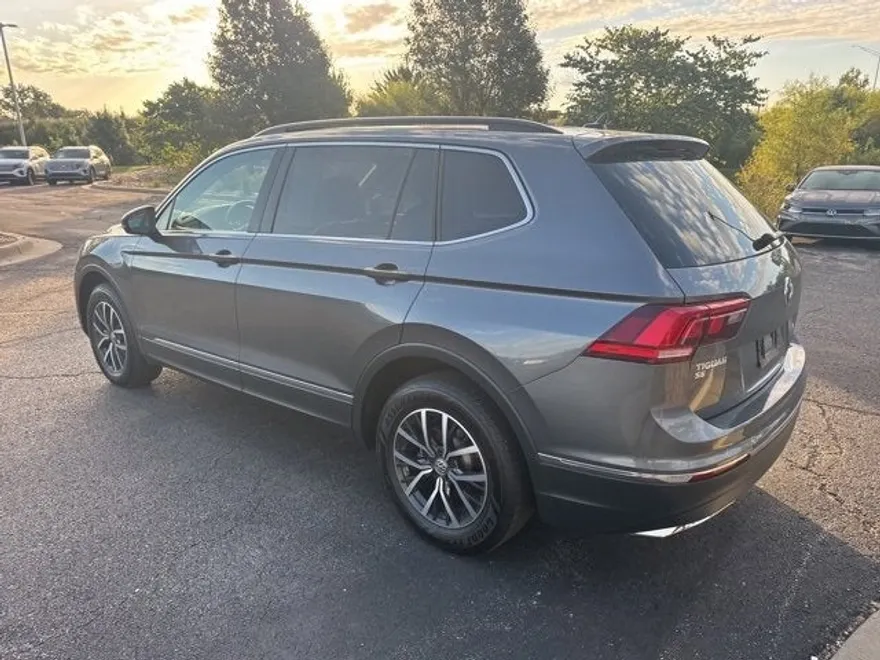 2020 Volkswagen Tiguan SE photo 1
