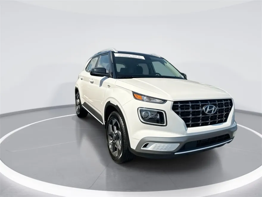 2025 Hyundai Venue Limited photo 1