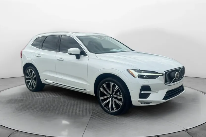 2023 Volvo XC60 B5 Ultimate photo 1