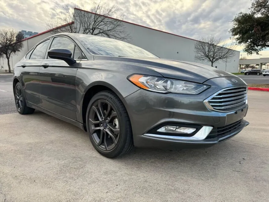 2018 Ford Fusion SE photo 1