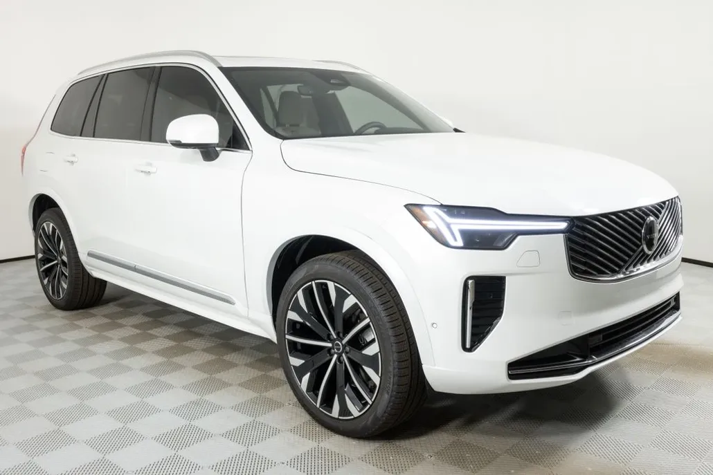 2026 Volvo XC90 Plus photo 1