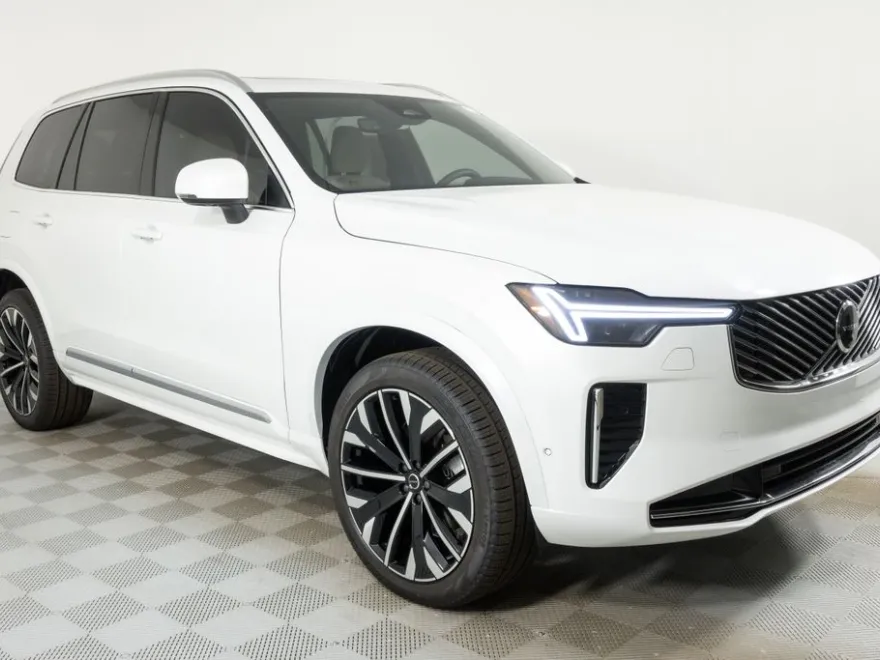 2026 Volvo XC90 Plus photo 1
