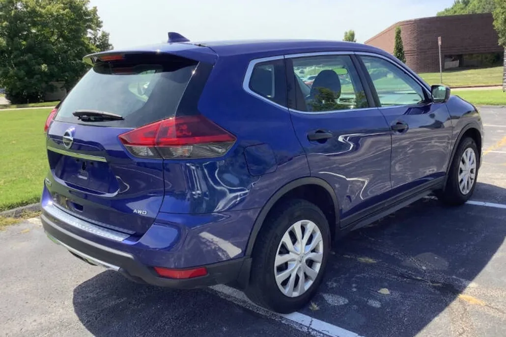 2020 Nissan Rogue S photo 1