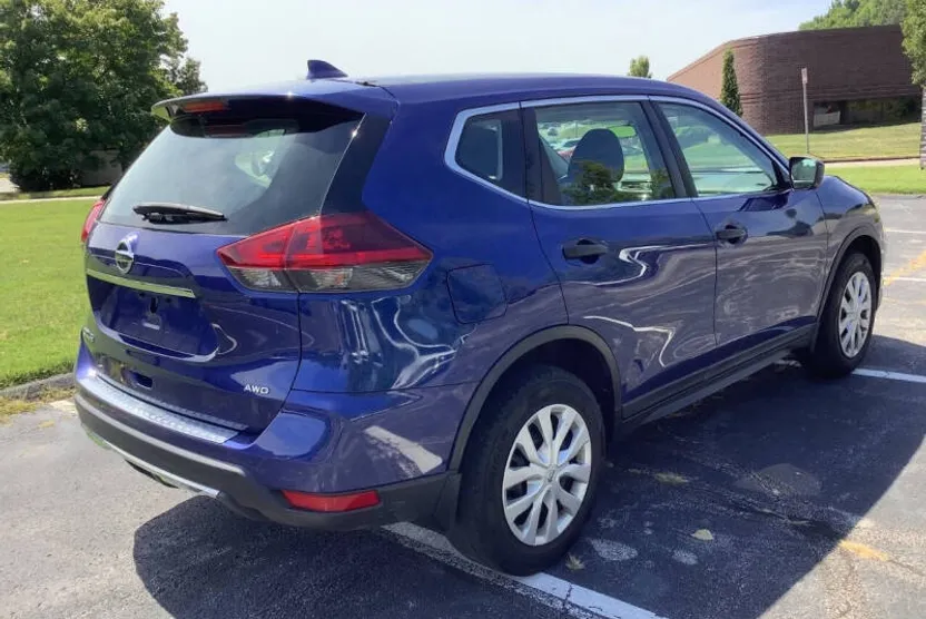 2020 Nissan Rogue S photo 1