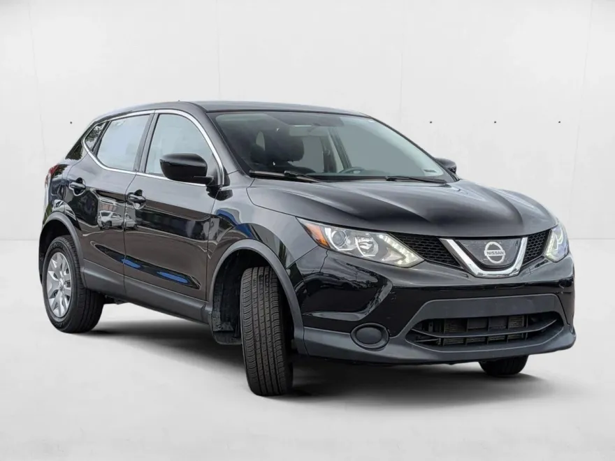 2019 Nissan Rogue Sport S photo 1