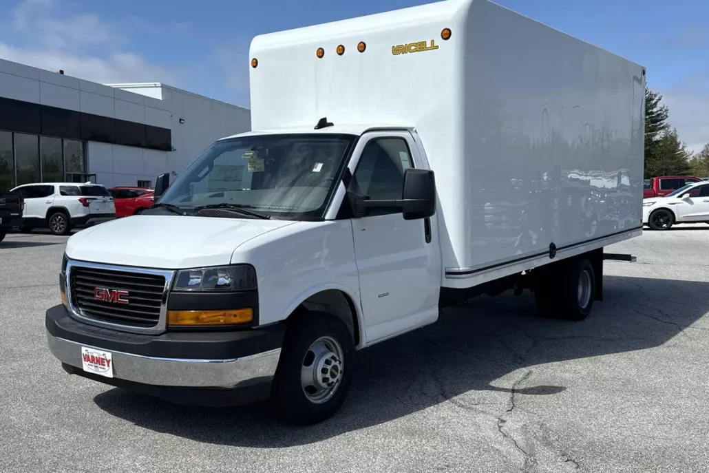 2025 Gmc Savana Cutaway 3500 photo 1