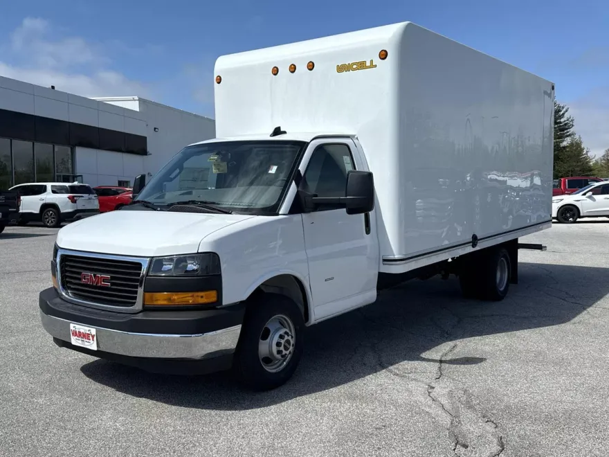 2025 Gmc Savana Cutaway 3500 photo 1