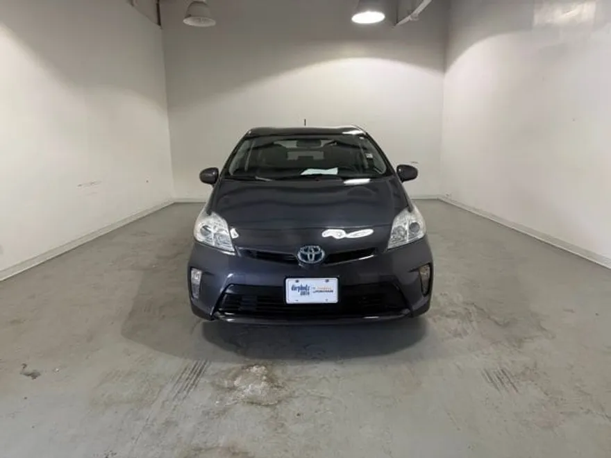 2013 Toyota Prius One photo 1