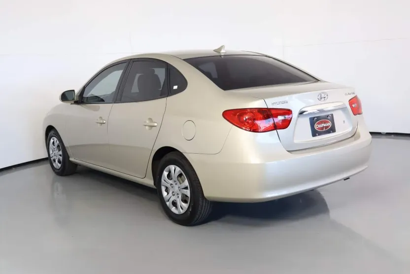2010 Hyundai Elantra GLS photo 1