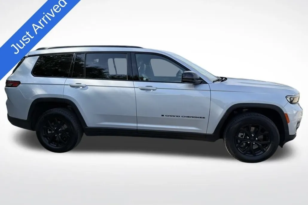 2024 Jeep Grand Cherokee Altitude photo 1