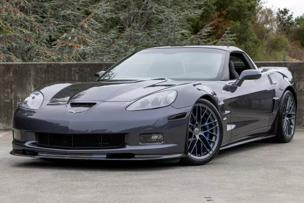 2010 Chevrolet Corvette ZR1 3ZR photo 1
