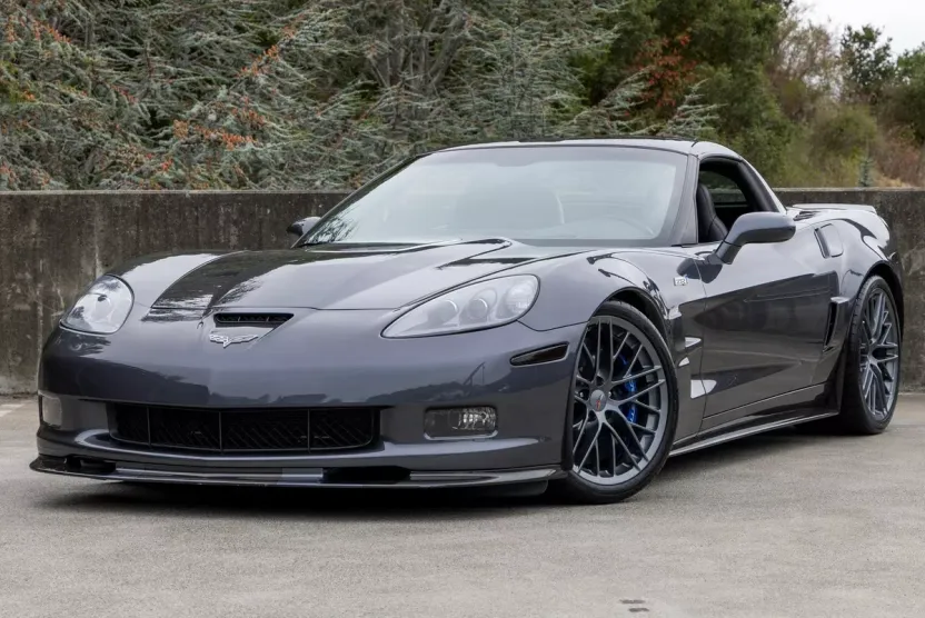 2010 Chevrolet Corvette ZR1 3ZR photo 1