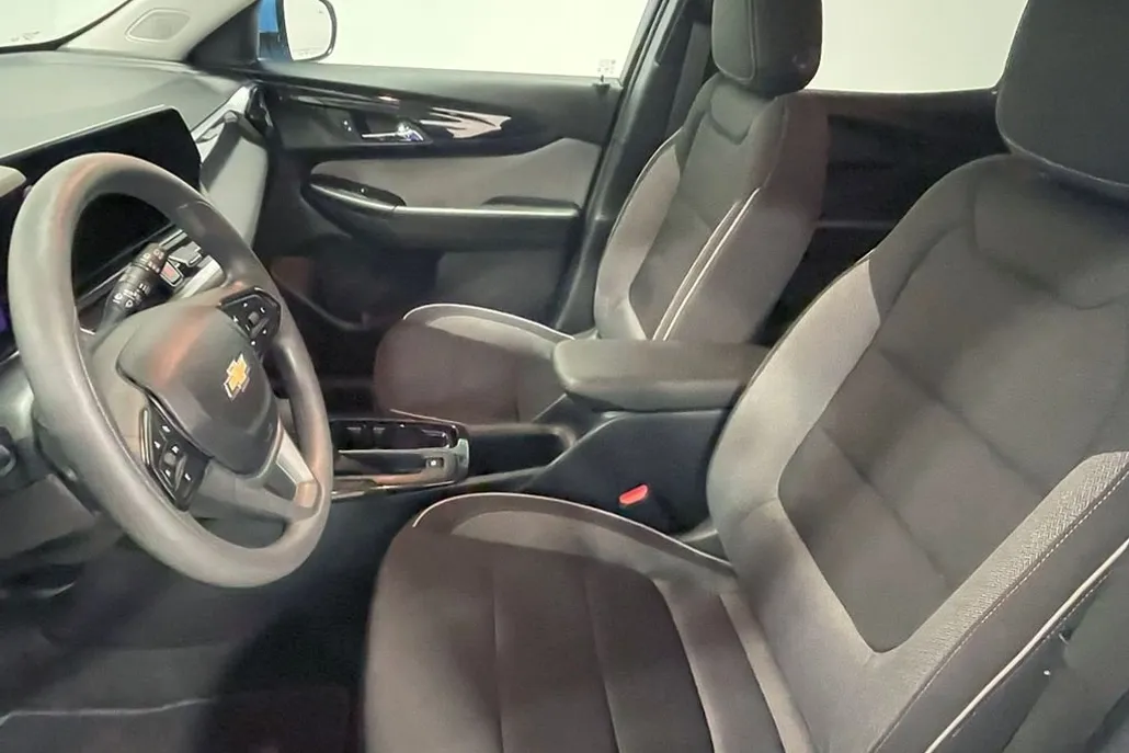 2024 Chevrolet Trailblazer LT photo 1