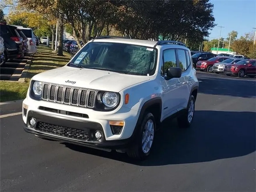 2022 Jeep Renegade Latitude photo 1