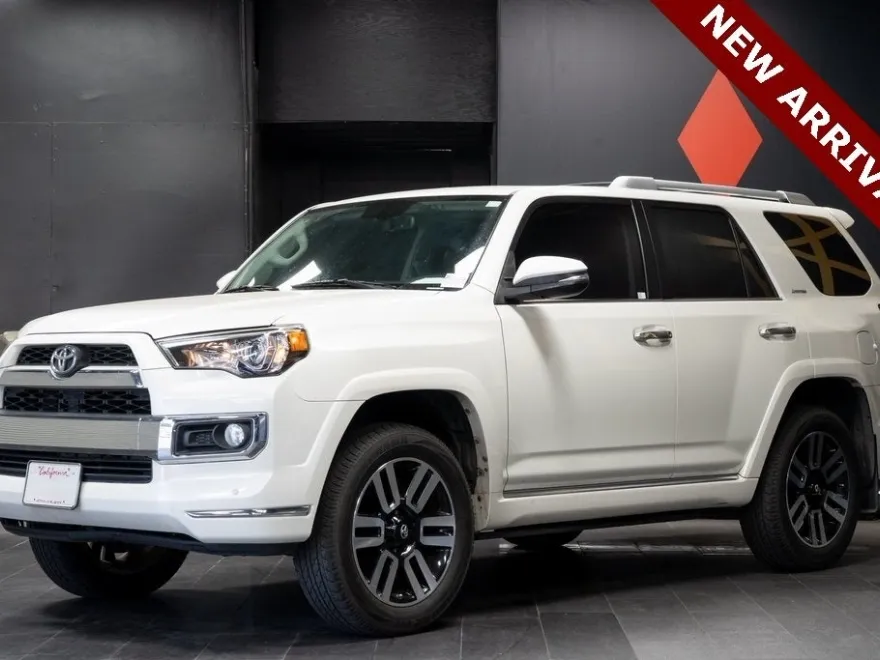 2016 Toyota 4Runner Limited photo 1