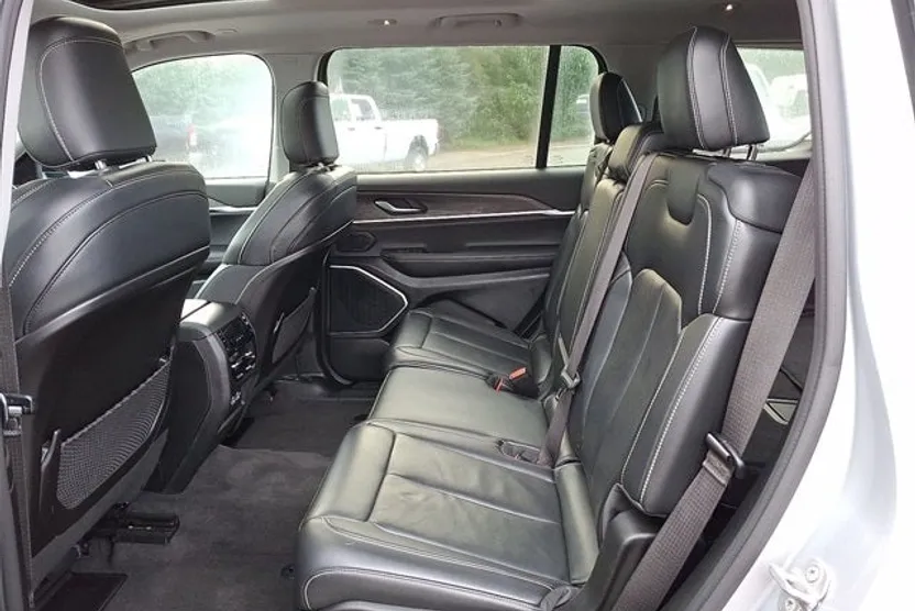 2021 Jeep Grand Cherokee Limited photo 1