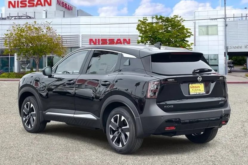 2025 Nissan Kicks SV photo 1
