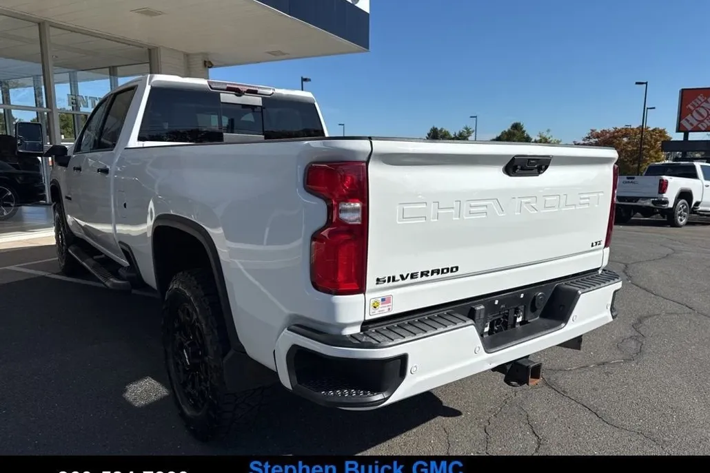 2021 Chevrolet Silverado 3500HD LTZ photo 1