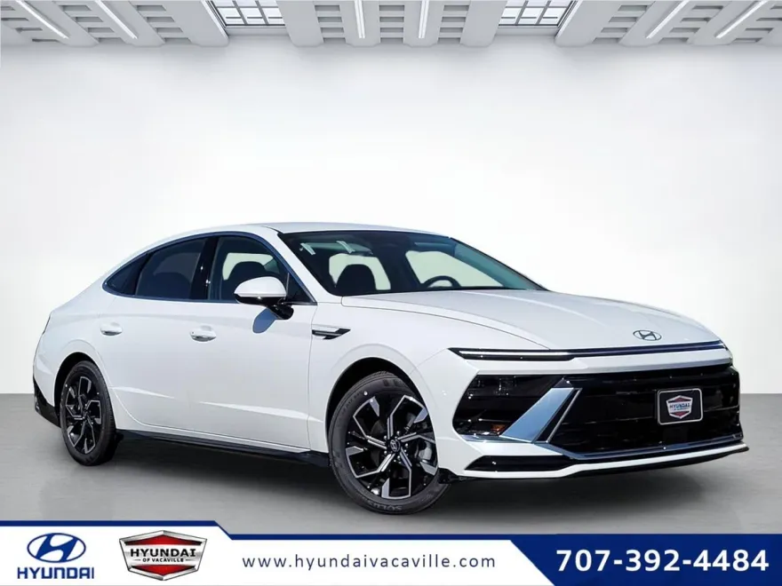 2025 Hyundai Sonata SEL photo 1
