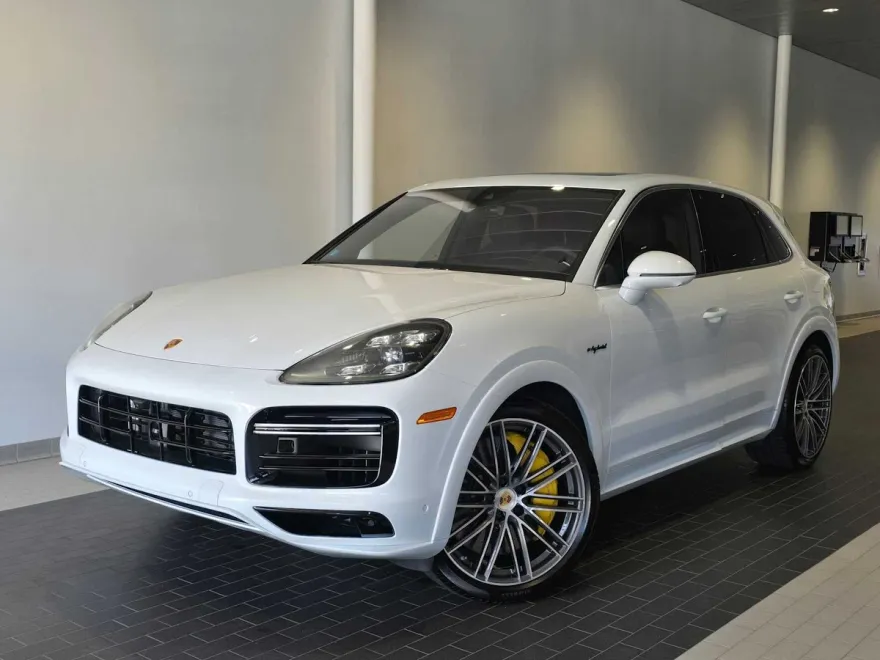 2023 Porsche Cayenne Turbo S E-Hybrid photo 1