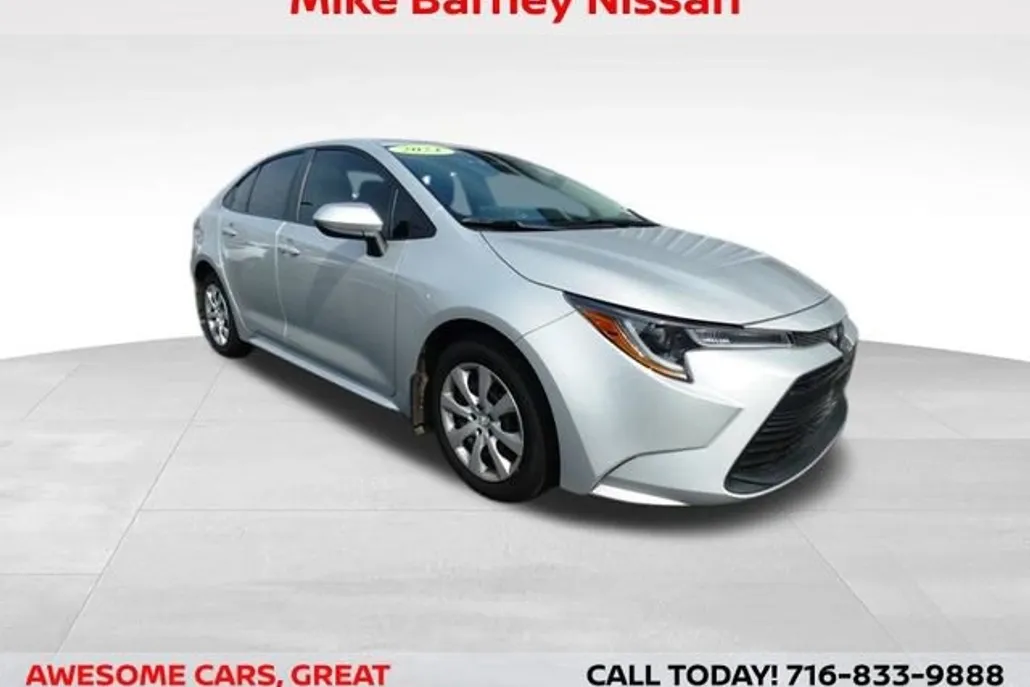 2024 Toyota Corolla LE photo 1
