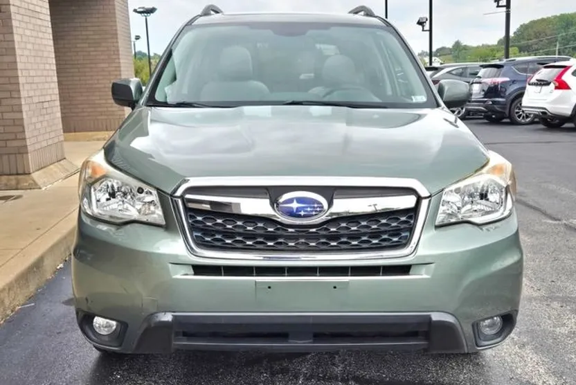 2016 Subaru Forester 2.5i Premium photo 1