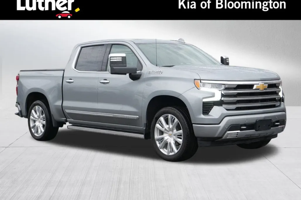 2024 Chevrolet Silverado 1500 High Country photo 1