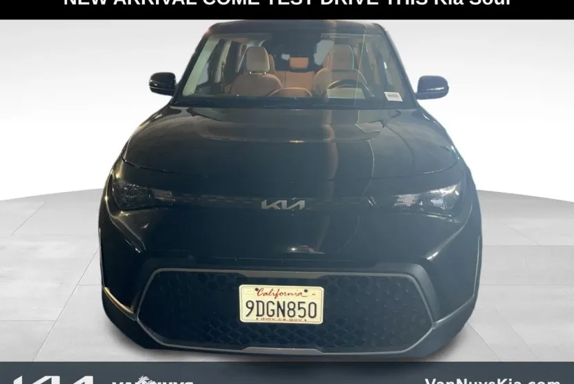 2023 Kia Soul LX photo 1