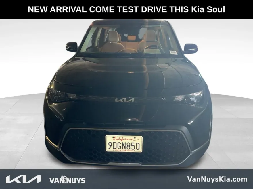 2023 Kia Soul LX photo 1