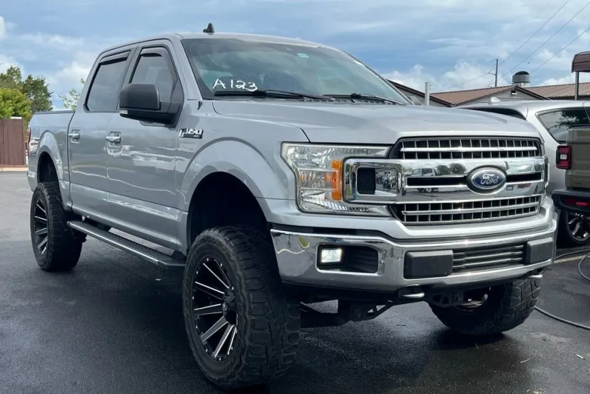 2020 Ford F-150 XLT photo 1