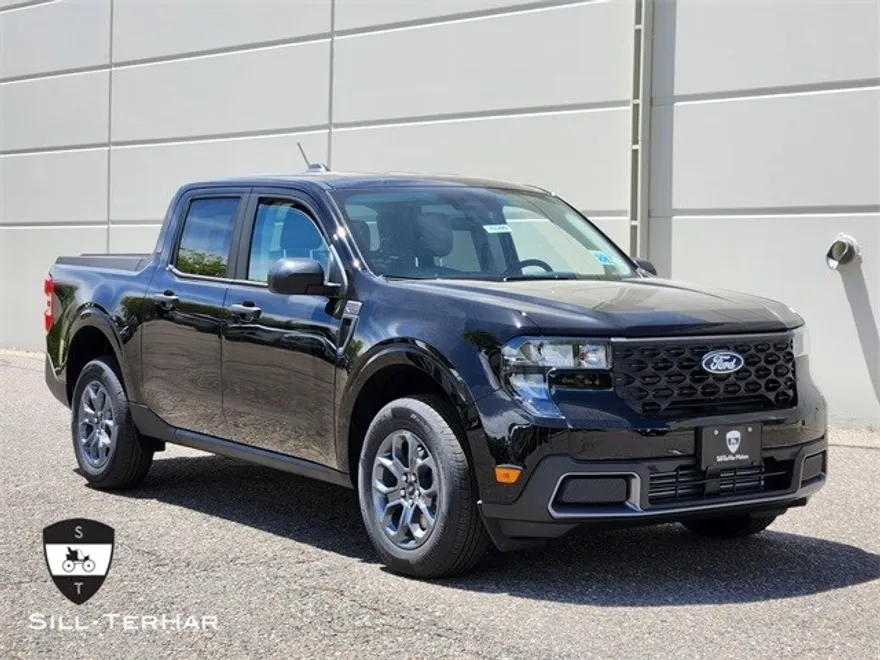 2025 Ford Maverick XLT photo 1